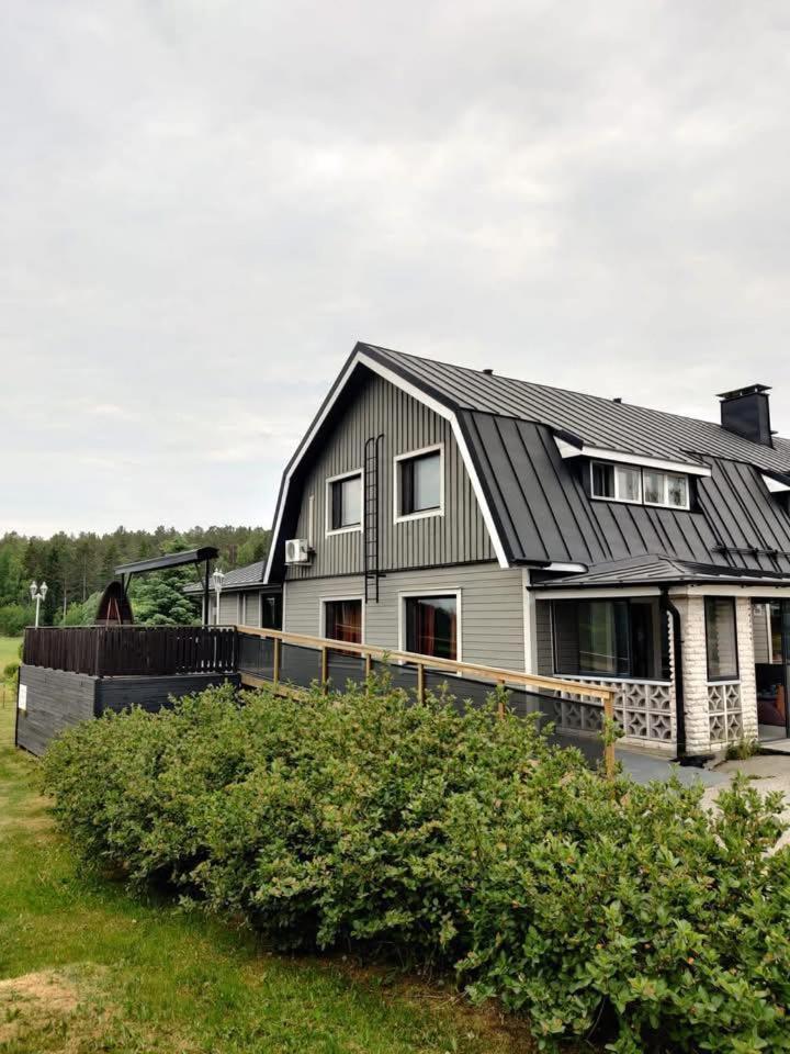 Bed & Breakfast Restaurang Sybarit Houtskar Exterior photo